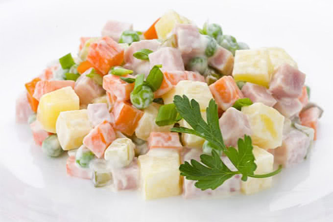 Top 3 bước đơn giản thực hiện món salad nga tại nhà ngon đúng chuẩn Top 3 bước đơn giản thực hiện món salad nga tại nhà ngon đúng chuẩn