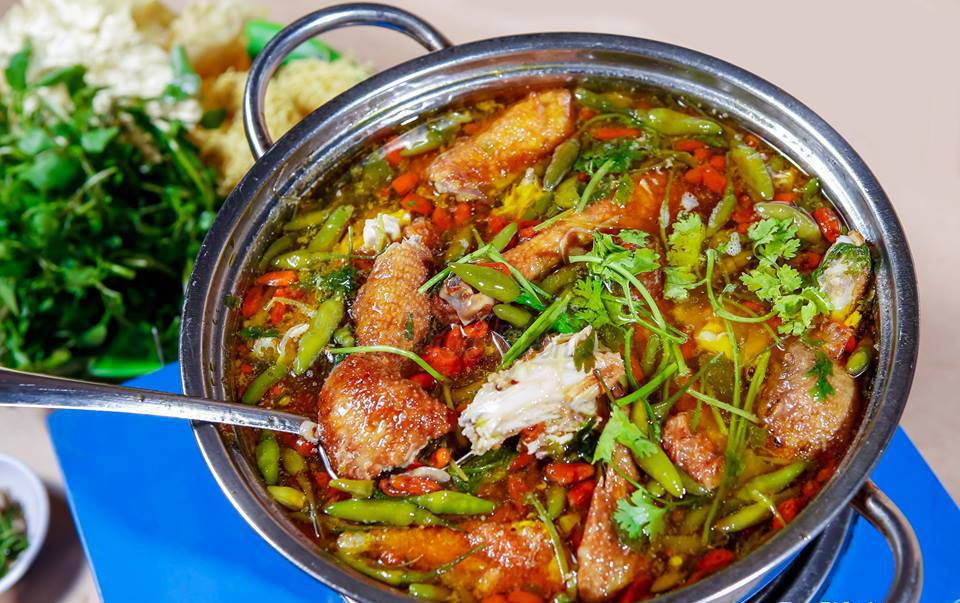 Top 4 bước đơn giản nấu lẩu gà ớt hiểm đậm đà ngay tại nhà Top 4 bước đơn giản nấu lẩu gà ớt hiểm đậm đà ngay tại nhà