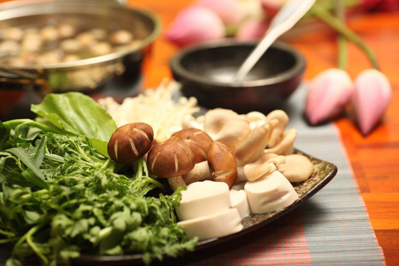 Top 4 bước nấu lẩu nấm chay đơn giản nhất, ngon ngọt thanh đạm bổ dưỡng Top 4 bước nấu lẩu nấm chay đơn giản nhất, ngon ngọt thanh đạm bổ dưỡng
