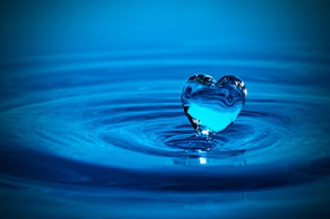 Bản nhạc “Love is blue” (Tình yêu màu xanh)