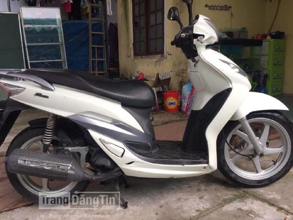 Xe máy SHARK màu trắng