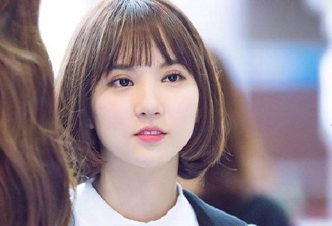 Kiểu tóc ngang vai uốn cúp