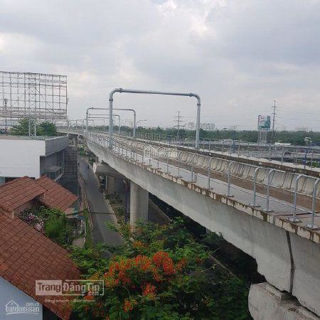 Nhà mặt tiền xa lộ Hà Nội ngay sau The Vista