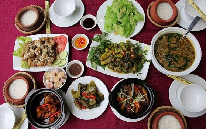 Quán cơm Phố Cổ