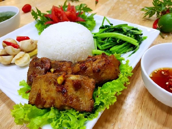 Quán cơm sườn Đào Duy Từ