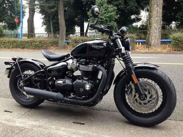 TRIUMPH Bobber 2017 Đen