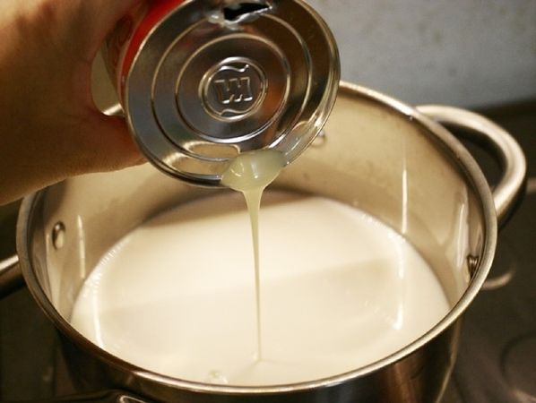 Làm sữa chua ngon từ cả sữa tươi và sữa đặc