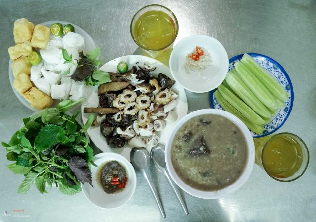 Cháo lòng đậu xanh Bà Tiền