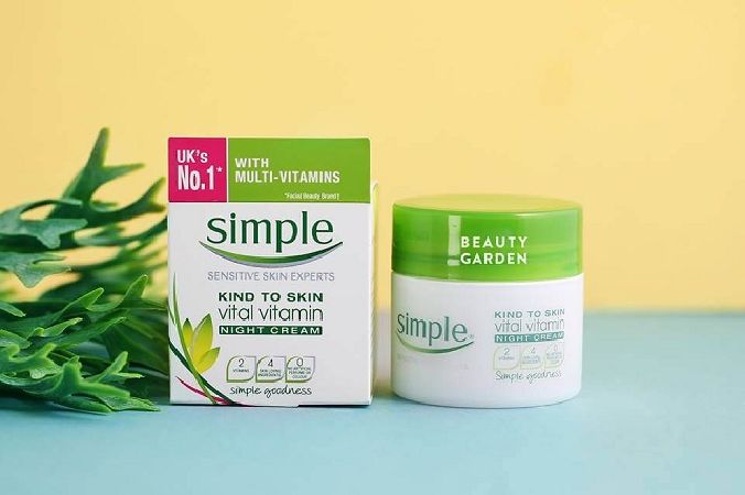 Kem dưỡng trắng da ban đêm Simple Simple Kind To Skin Vital Vitamin