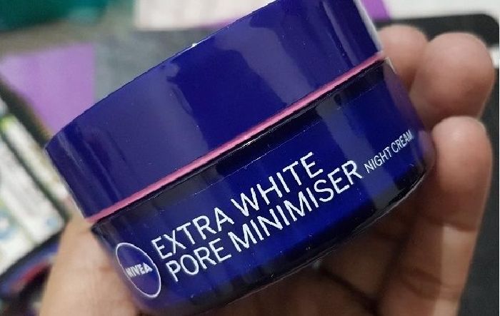 Kem dưỡng trắng da ban đêm Nivea Extra White Pore Minimiser