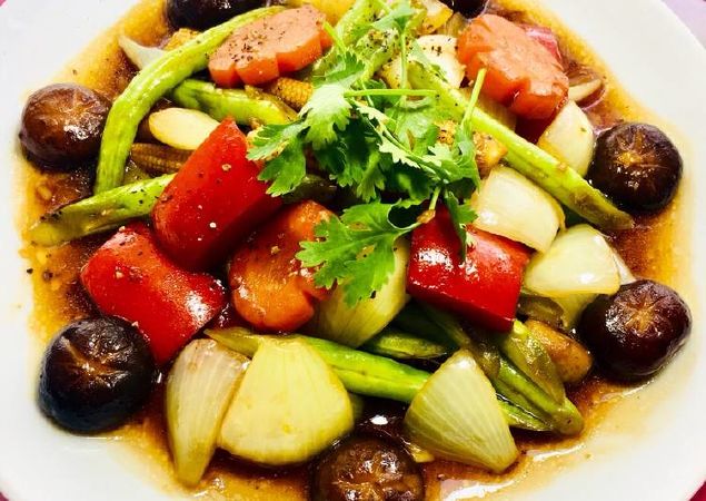 Nấm đông cô xào thập cẩm