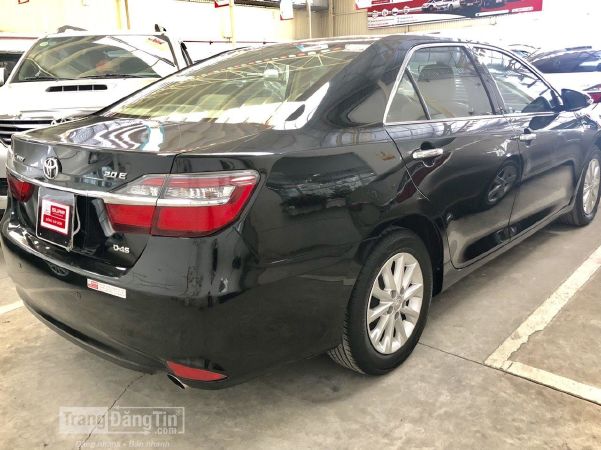 Camry 2.0E Màu đen