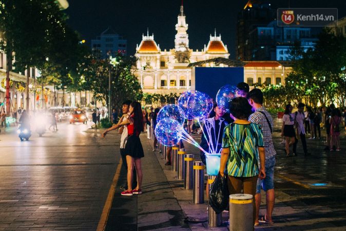 Phố đi bộ Nguyễn Huệ