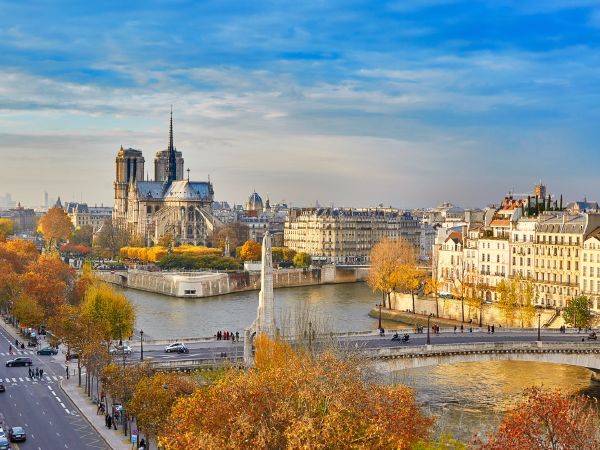 Paris, Pháp