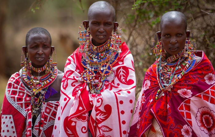 Tập tục kéo dài tai của người Maasai