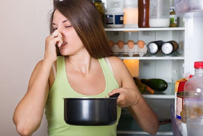 Để thức ăn thừa tháng này qua tháng khác trong tủ lạnh
