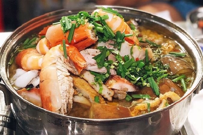 Lẩu mắm – bún mắm chị Sen (Quận 4)