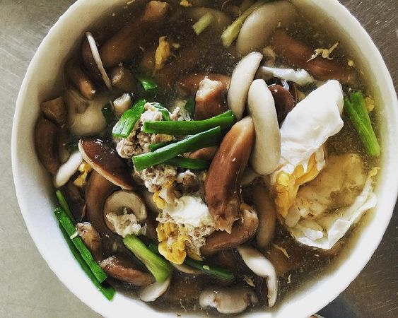 Canh nấm tràm hải sản