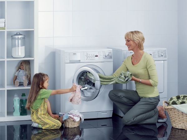 Đặt máy ở nơi cân bằng và khô thoáng