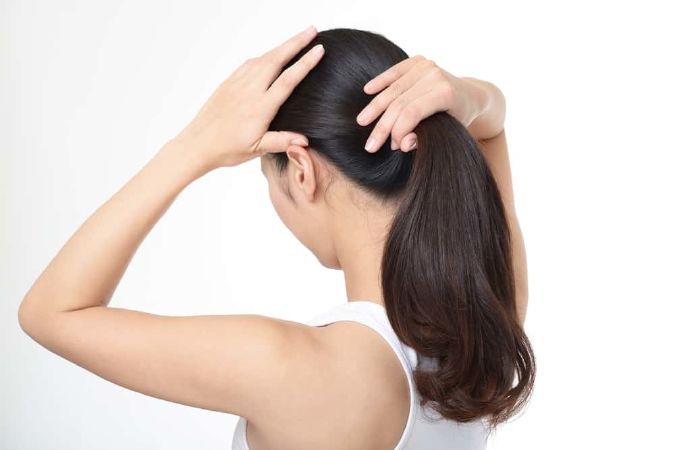 Buộc tóc quá chặt