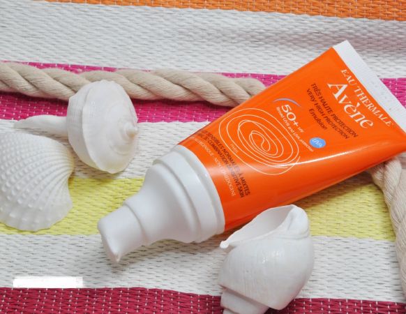 Kem chống nắng Avene Very High Protection Emulsion SPF 50