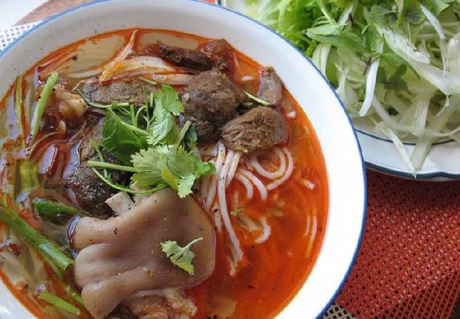 Quán bún bò Huế Hương Giang
