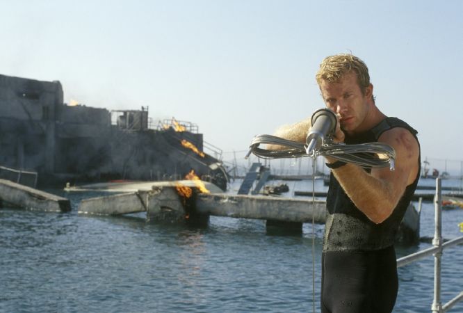 Deep Blue Sea - Biển Xanh Sâu Thẳm (1999)
