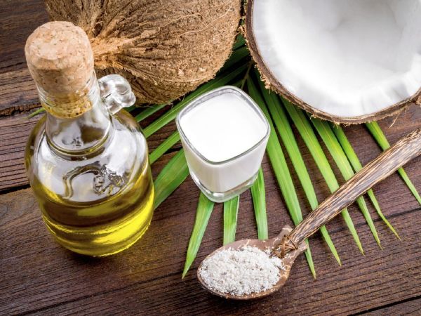 Dưỡng ẩm cho da bằng dầu dừa
