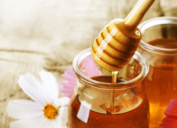 Dưỡng ẩm cho da bằng mật ong