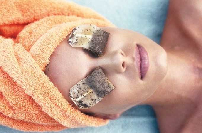 Bã cà phê trị bọng mắt, quầng thâm