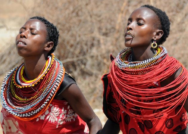 Nhổ nước bọt để chào hỏi- Kenya
