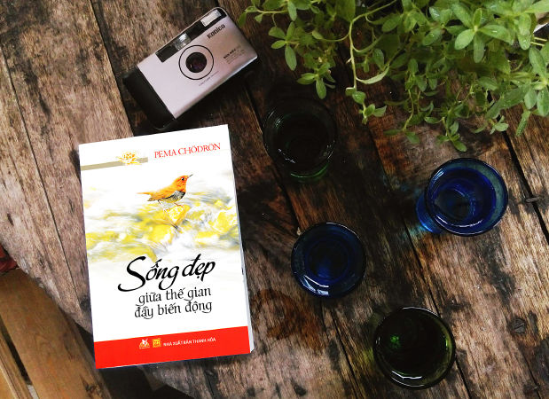 Sống đẹp giữa thế gian đầy biến động