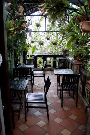 Quán cafe Mái Ngói Đỏ