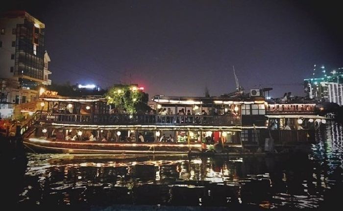 Cafe thuyền trên sông – The Coffee Ship