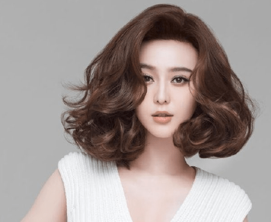 Tóc ngắn xoăn bồng bềnh