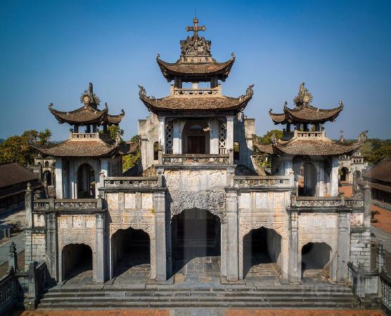 Nhà thờ đá Phát Diệm (Ninh Bình)