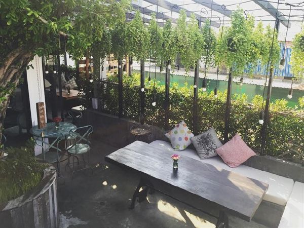 OZ Coffee House
