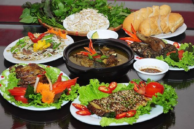 Hải Sản Sân Vườn Hương Việt