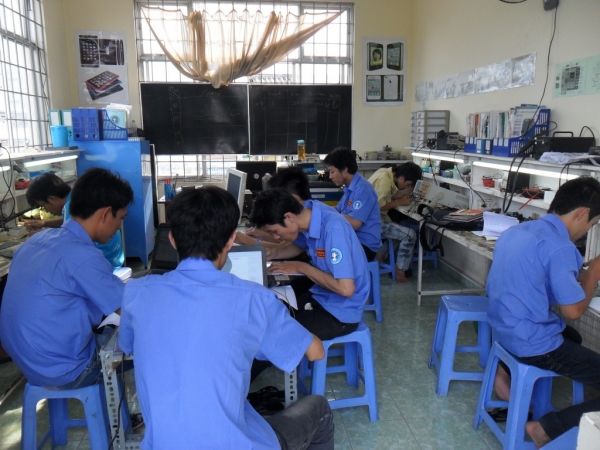 Trường dạy nghề kỹ thuật HPCOM