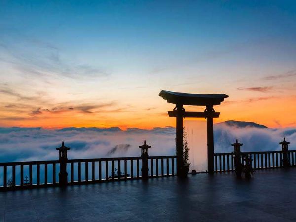 Cổng trời Linh Quy Pháp Ấn