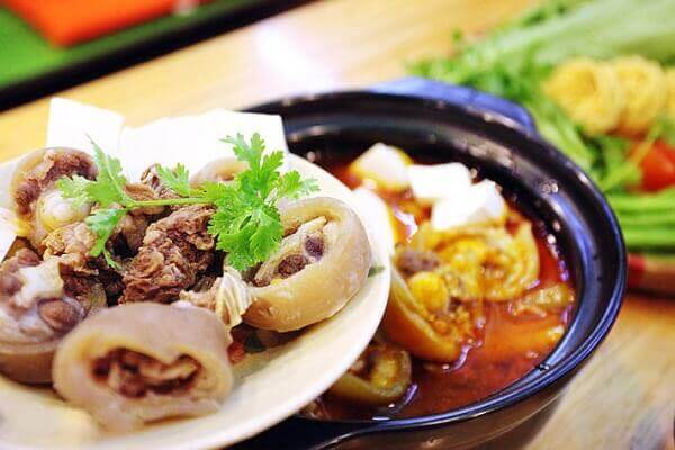 Lẩu bò Hoàng Văn Thụ