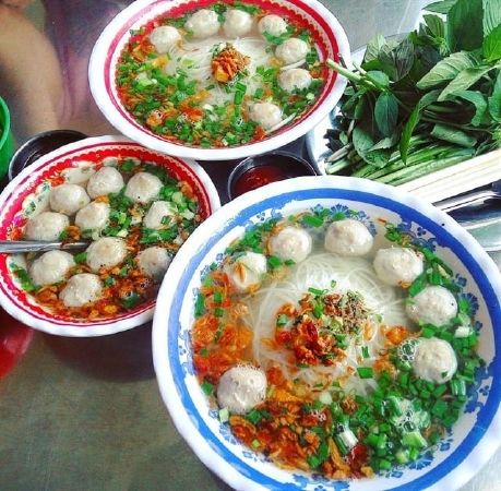 Hủ tiếu bò viên Nơ Trang Long