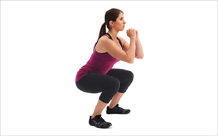 Bài tập squat tư thế sumo