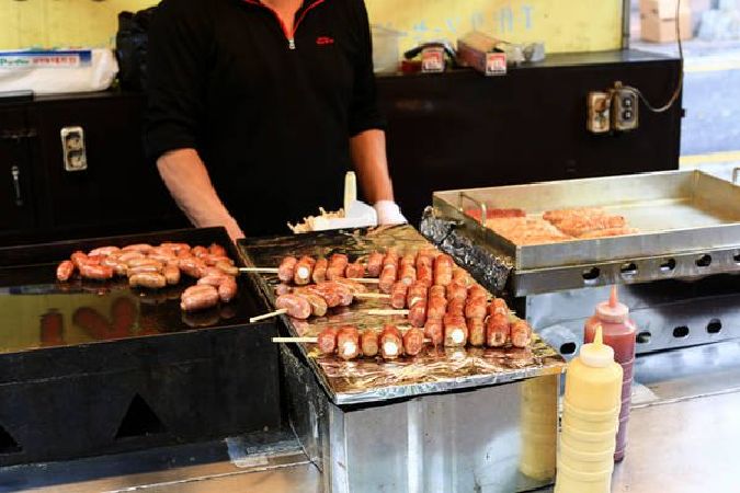 Xúc xích nướng