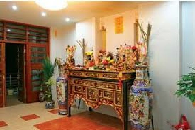 Lau dọn bàn thờ