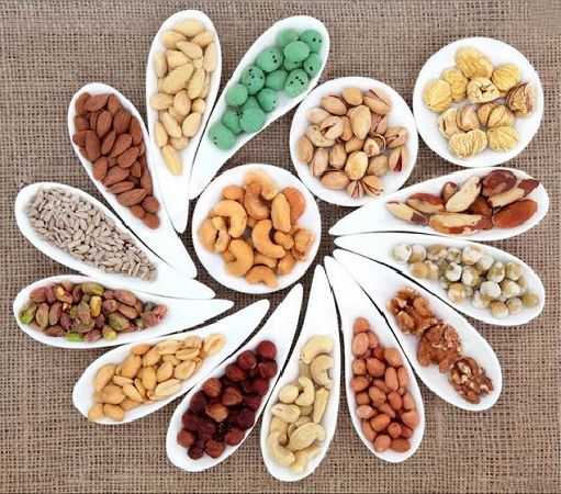 Ăn vặt bằng các loại hạt