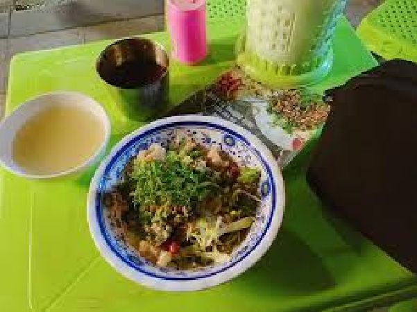 Quán cơm hến 26 Trương Định
