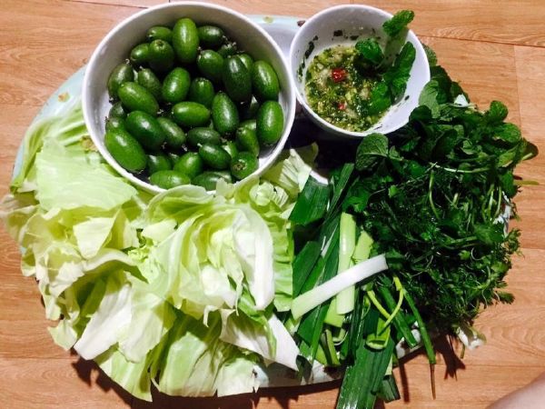 Bắp cải cuốn nhót xanh