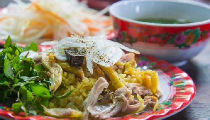 Cơm gà phố Hội