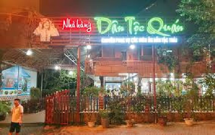 Nhà hàng Dân Tộc Quán